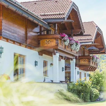 Schossleitner - Der Wohlfuehl-ansitz Am Wolfgangsee Mit Weitblick