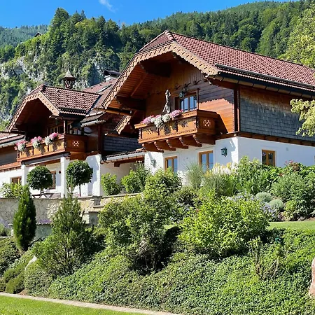Appartement Schossleitner - Der Wohlfuehl-ansitz Am Wolfgangsee Mit Weitblick