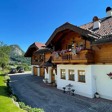 Schossleitner - Der Wohlfuehl-ansitz Am Wolfgangsee Mit Weitblick