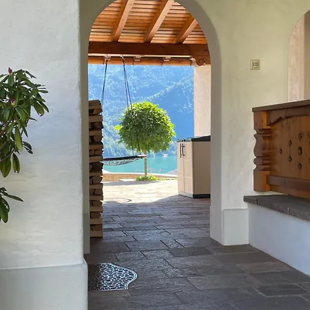 Schossleitner - Der Wohlfuehl-ansitz Am Wolfgangsee Mit Weitblick *