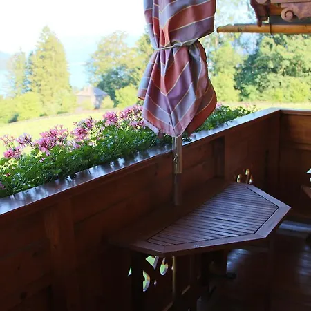 Schossleitner - Der Wohlfuehl-ansitz Am Wolfgangsee Mit Weitblick